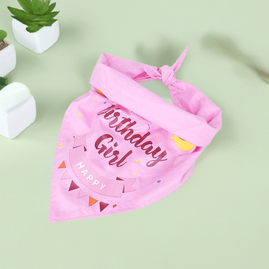 Blød og farverig bandana til hundens fødselsdag