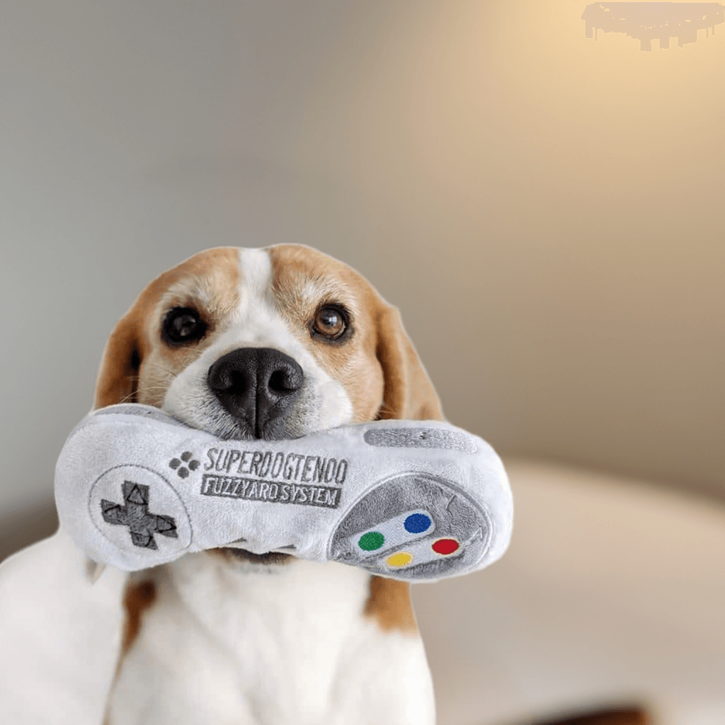 Fuzzyard hundebamse "Superdogtendo" – retro spillekonsol i blød plys med squeaker til hund