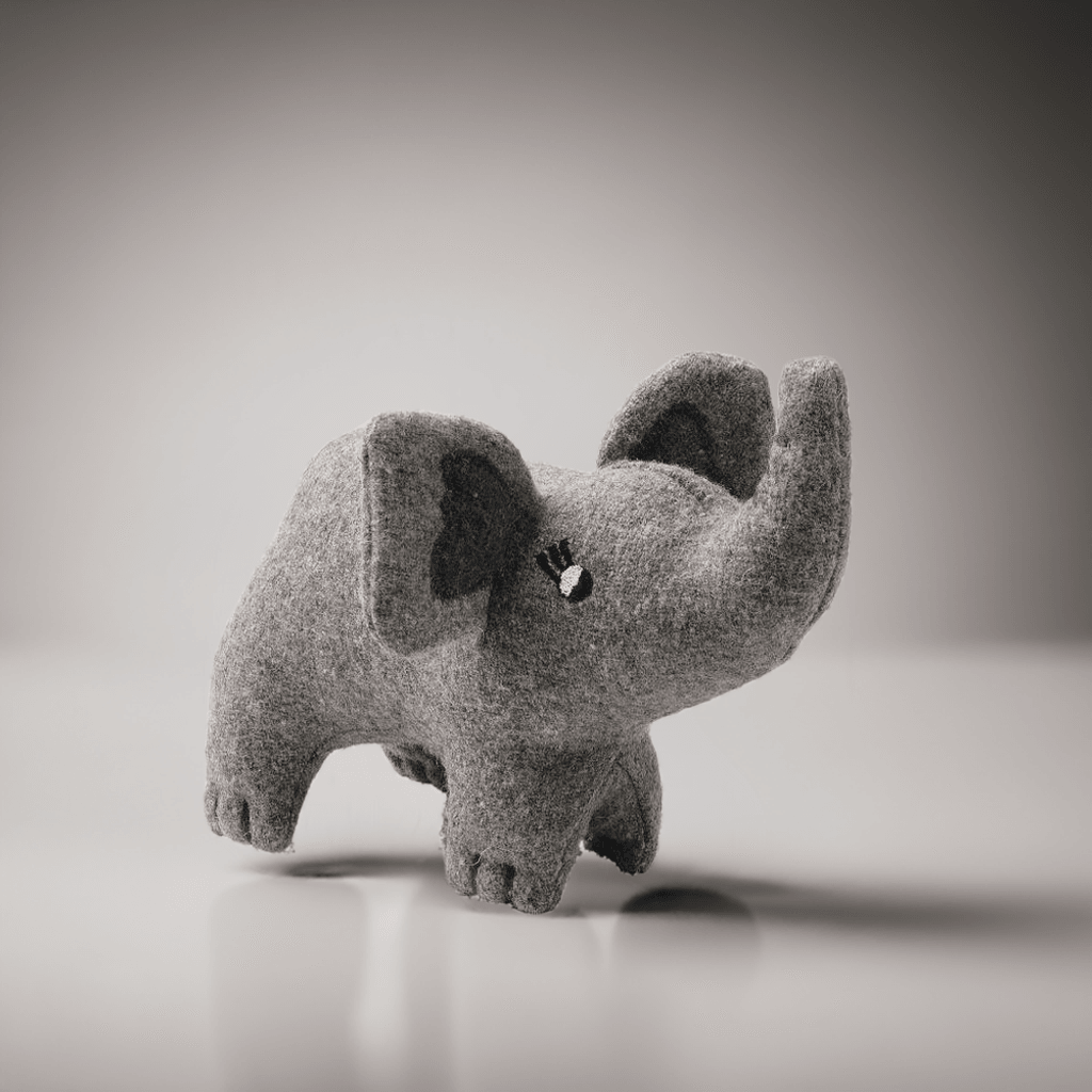 Hunter Eiby elefant hundebamse i bæredygtigt genbrugsmateriale, grå farve, small og medium størrelser